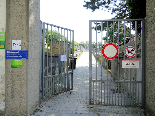 Entrance to Hietzing cemetery