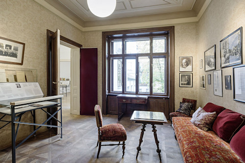 Freud's waiting room